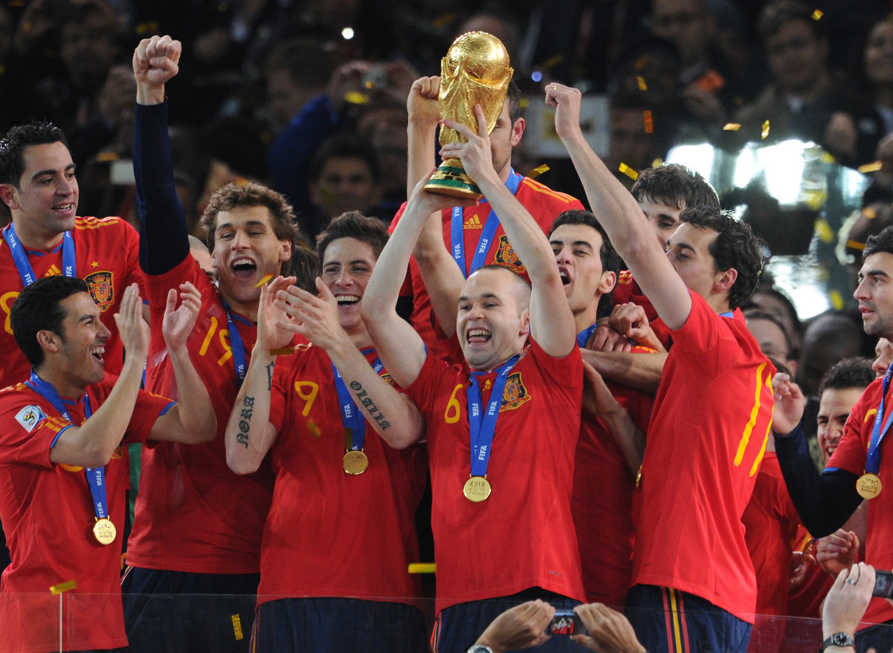 od体育培训-包含巴萨传奇球星伊涅斯塔退役，西甲赛场再添一抹惋惜的词条