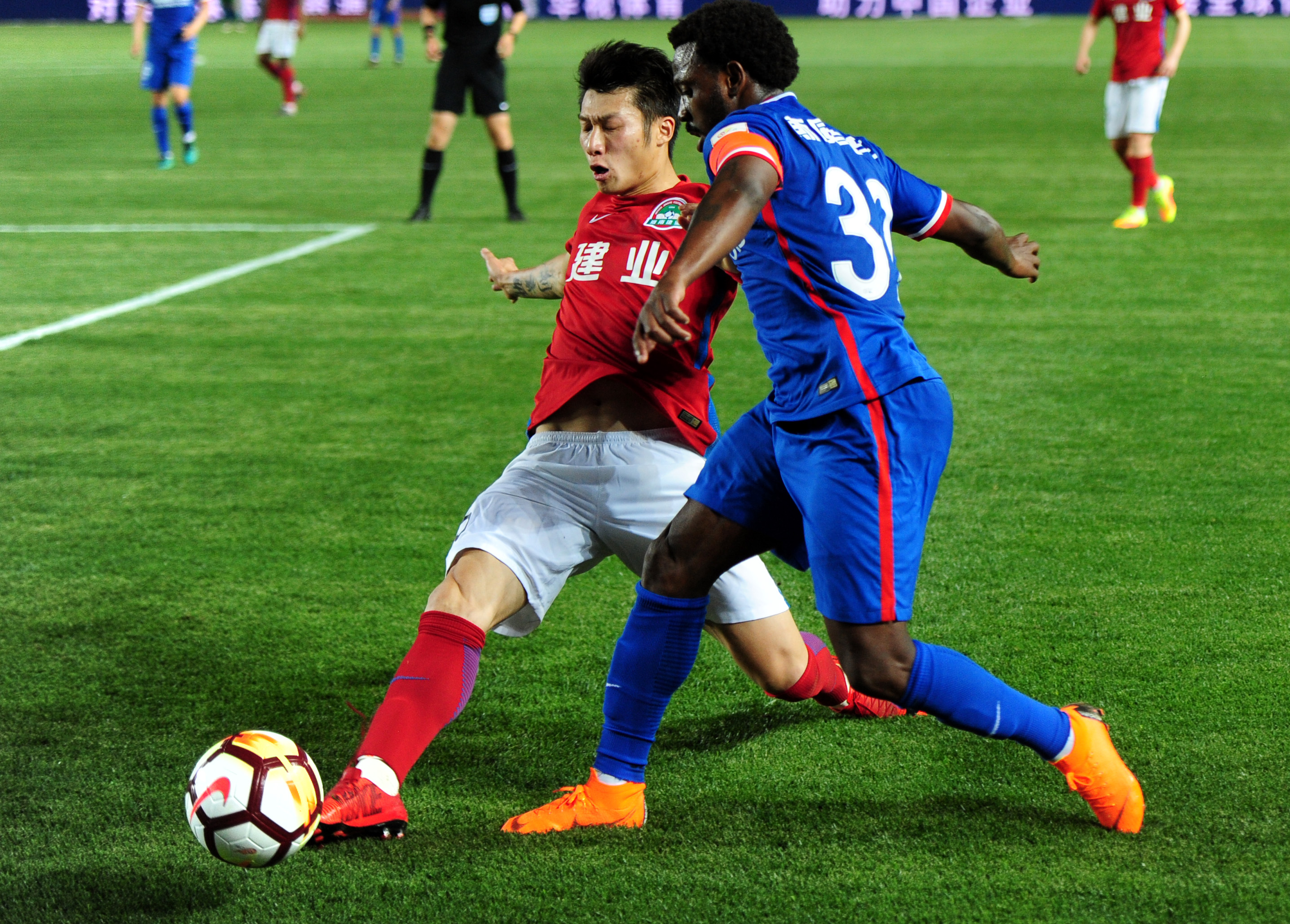 重庆斯威主场大破建业，取得两连胜的简单介绍