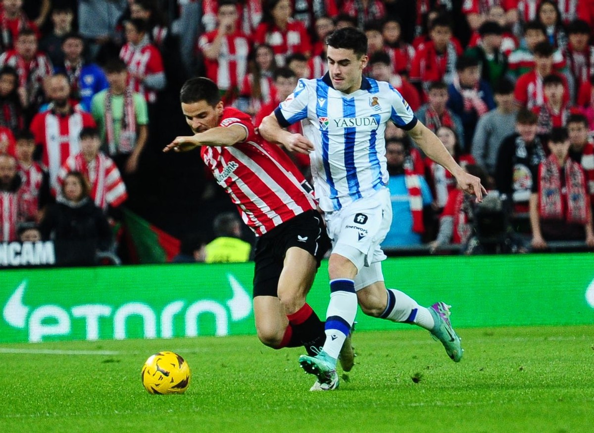 皇家社会客场取胜毕尔巴鄂竞技,拿下宝贵三分 皇家社会客场取胜毕尔巴鄂竞技,拿下宝贵三分