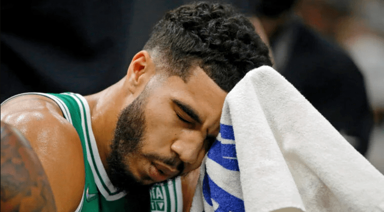 打破瓶颈,跻身巅峰,球队斗志昂扬搏击赛场 打破瓶颈,跻身巅峰,球队斗志昂扬搏击赛场